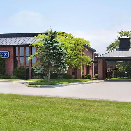 Travelodge By Wyndham Chatham Exterior foto
