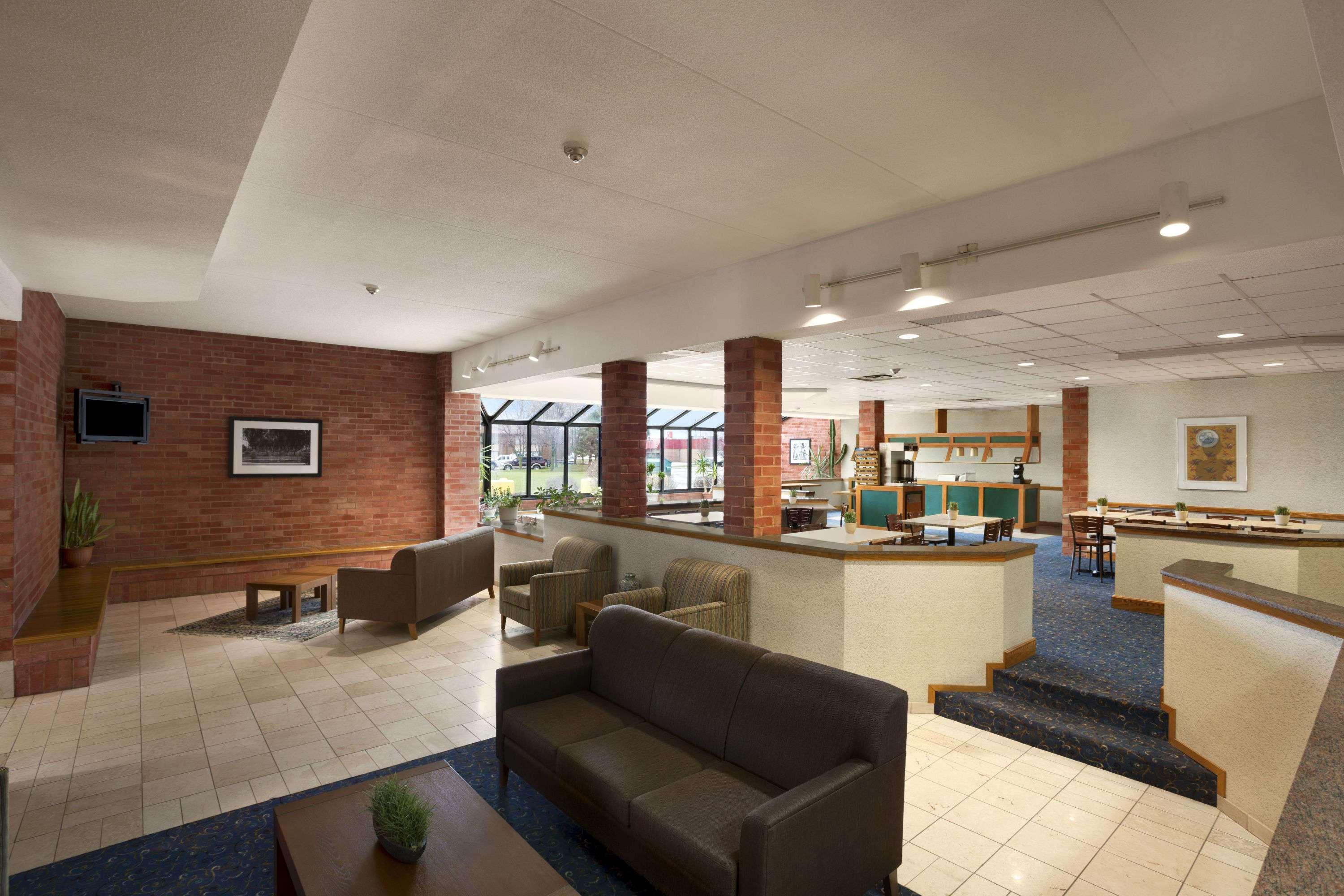 Travelodge By Wyndham Chatham Exterior foto